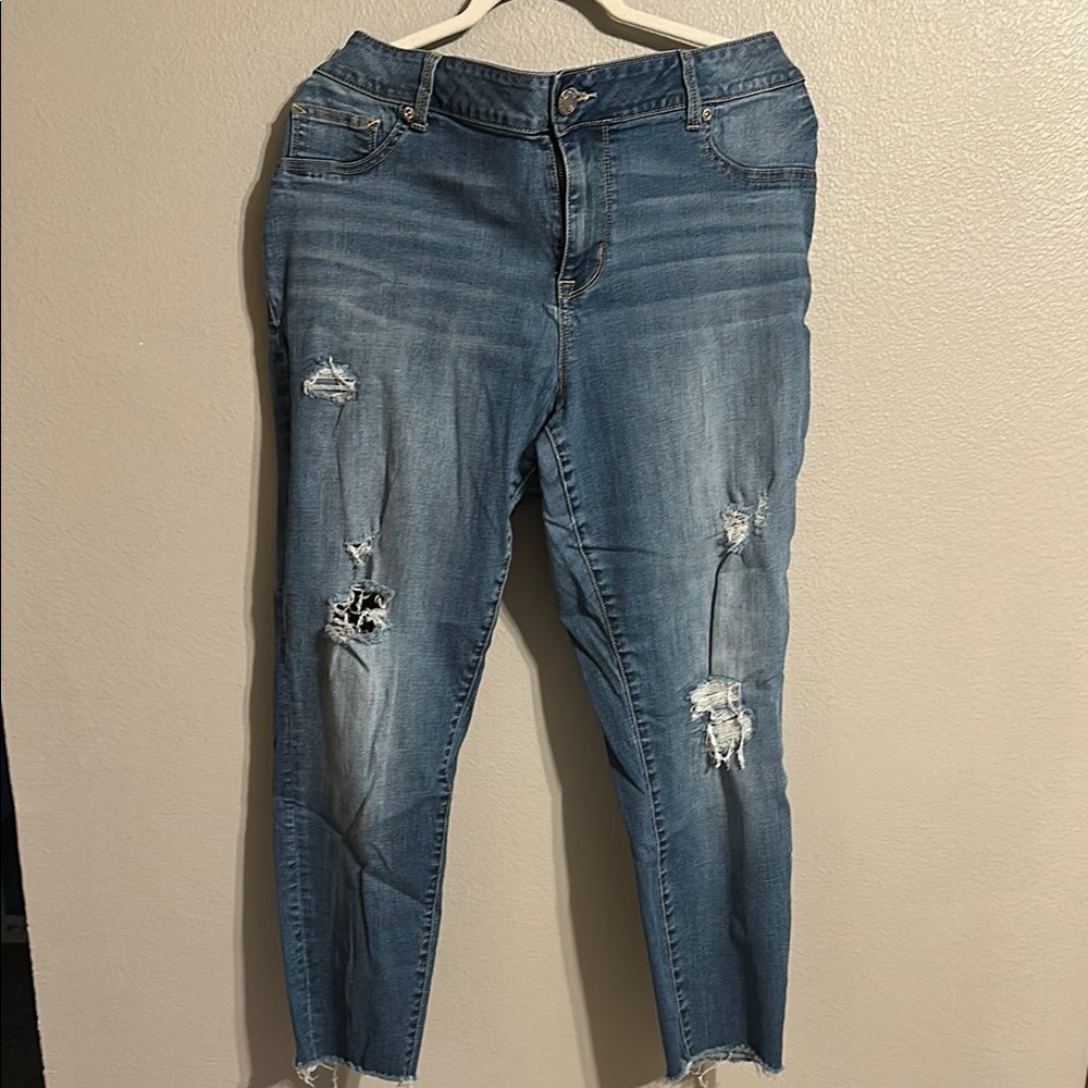 Maurice’s Skinny Crop Distressed Blue Jeans